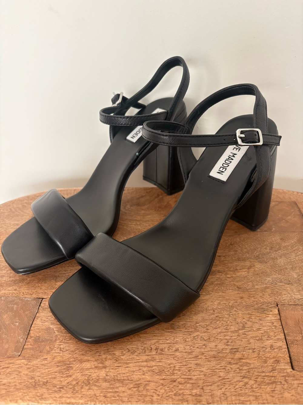 Steve Madden Mareena Black Block Heel Sandals Size 8 - Picture 3 of 8